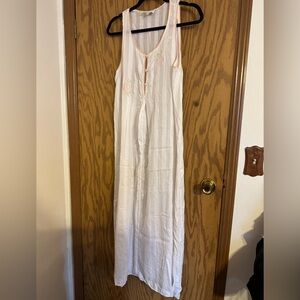 Natori Classic Size Medium Vintage Peach Color Flowers silky Trim.Damask Stripes